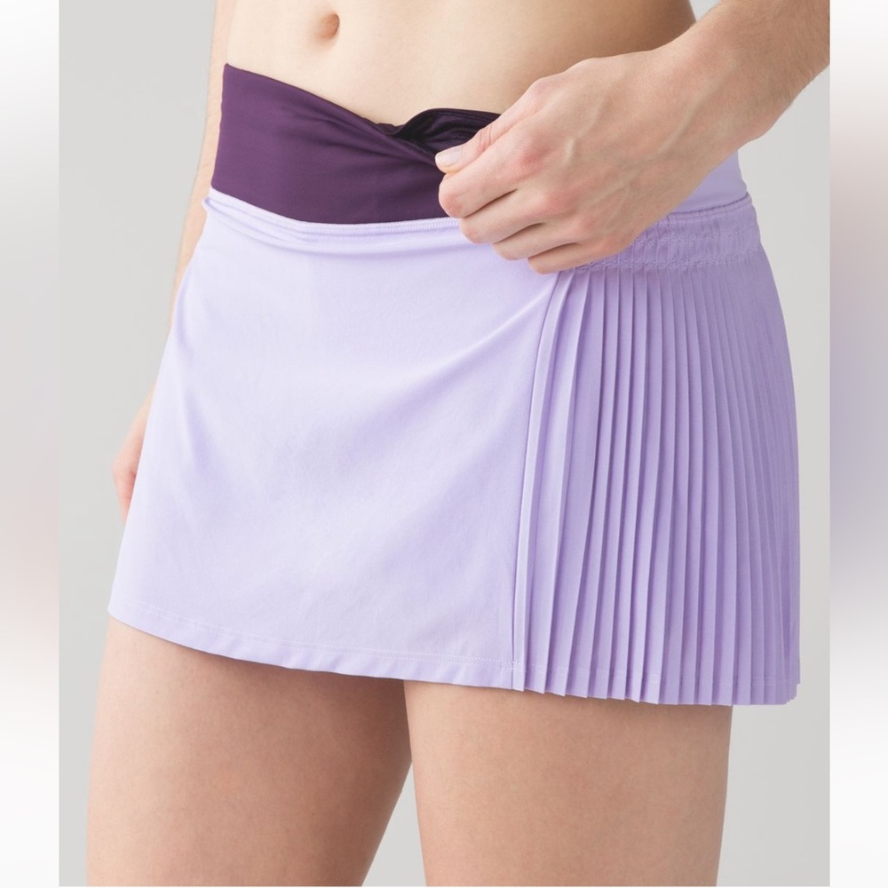 Lululemon size 10 pleaded lilac skirt with shorts